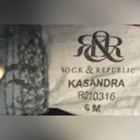 Rock & Republic Kasandra Jeans - Picture 6 of 8